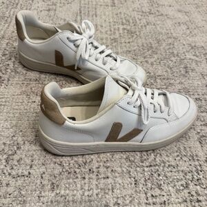 Veja V-12 Leather Sneakers White/Beige – Size EU 42 (Women's US 11)